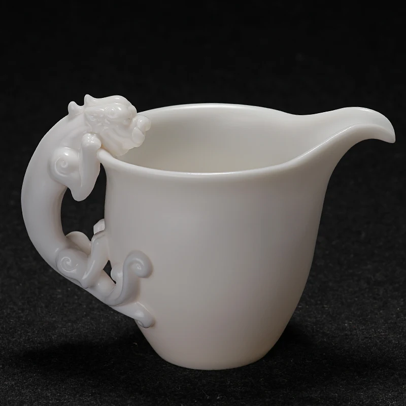 

195 ml Dehua White Porcelain Fair Cup Master Handmade Boutique Fair Mug Ceramic Kung Fu Tea Set Accessories Home Decoration Gift