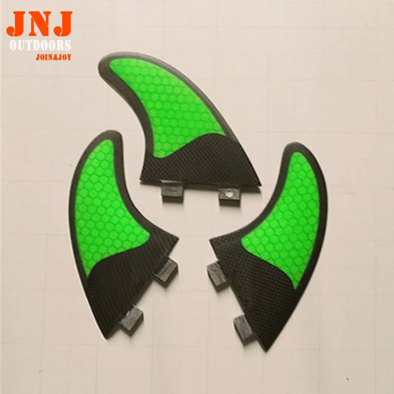 

carbon surfboard size L thruster FCS G7 fins made of carbon fiber and honeycomb