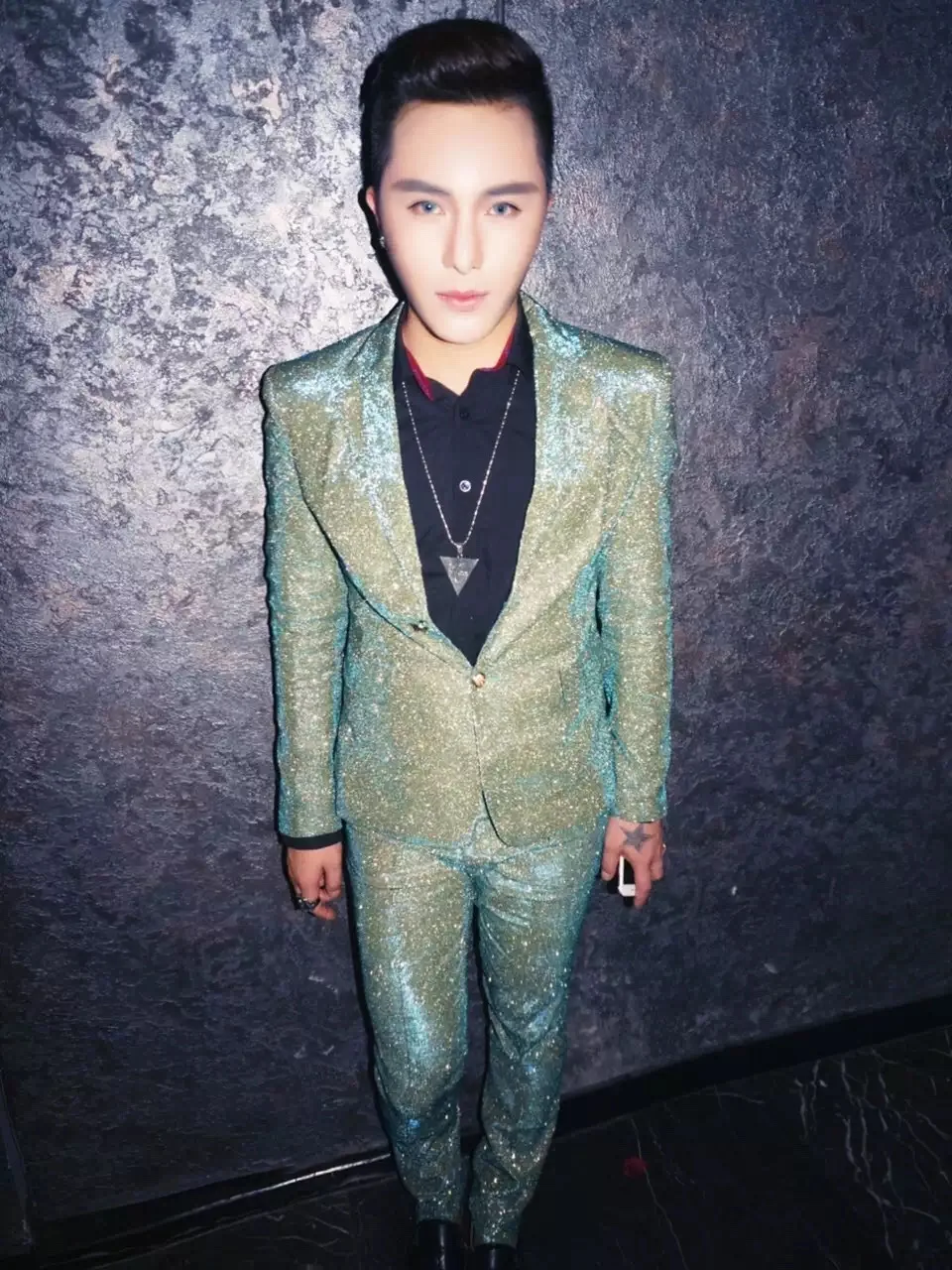 Fashion Quality Nightclub Male Singer Blue Green Iridescence Series show Suits Costumes Stage performance wear |