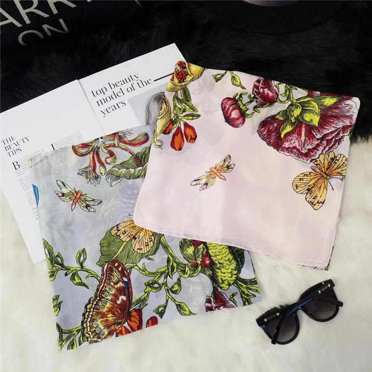 

2019 Floral Summer bufanda mujer Thin Sunscreen women Scarf Female Beach wheel print Simulation Silk foulard hijab Scarf Shawl