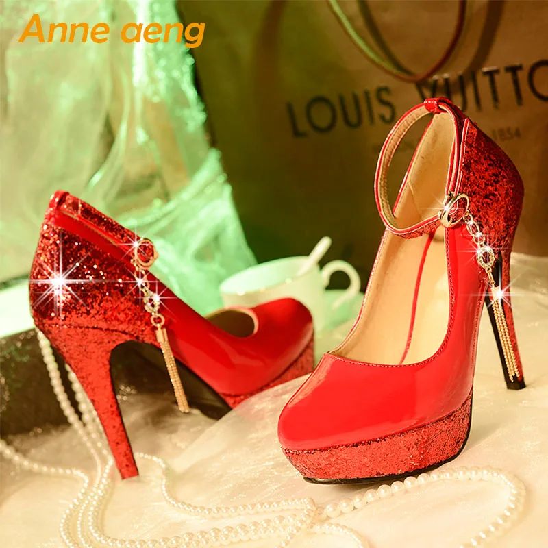 Женские туфли лодочки свадебные на платформе и высоком каблуке блестящая