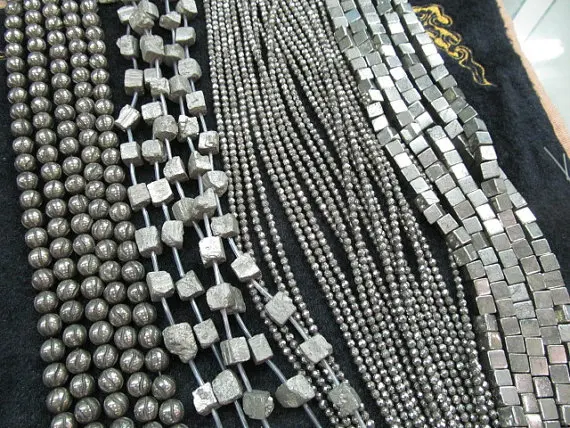 Ассортимент подлинный необработанный пиритовый куб железная золотая коробка