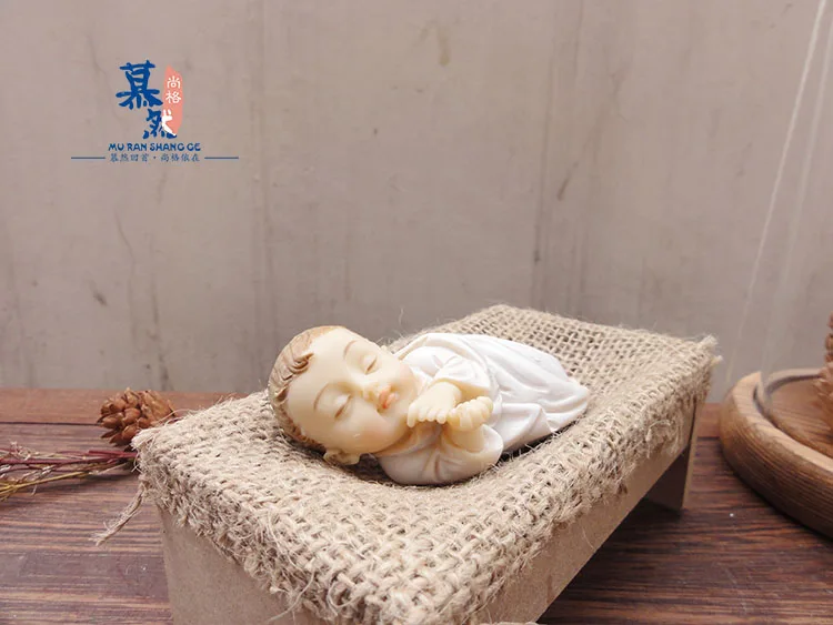 Маленький младенец Иисуса в Manger рождения Кукла Смола ручная работа орнамент