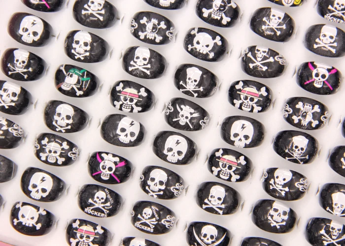 Детские кольца с черными черепами в форме сердца 1 шт. разные цвета не могут