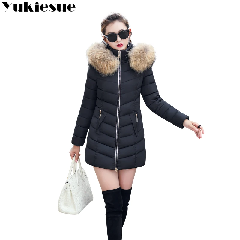 Женское зимнее пальто с капюшоном и меховым воротником модель 2018 года утепленная