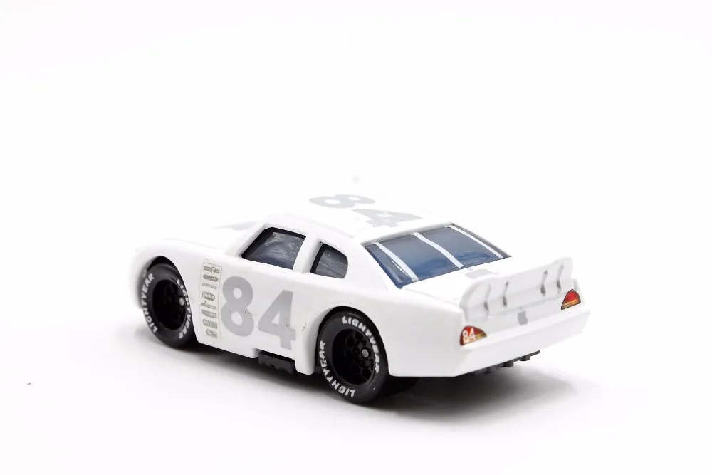 Disney Pixar Cars 2 шт./лот Apple Мак дядя грузовик и 84 Apple маленький автомобиль литья под давлением 1:55 Весы металла Игрушечные лошадки автомобиля для Детский подарок
