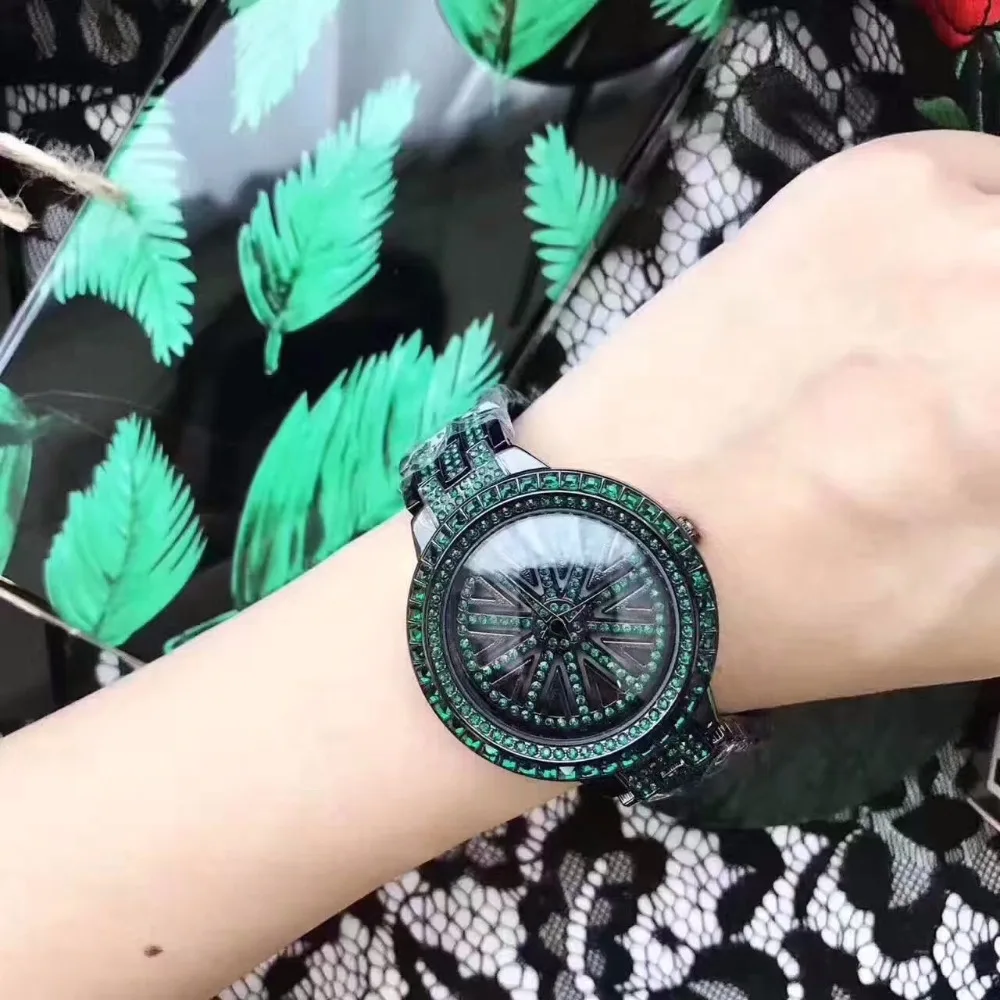Часы женские зеленые с бриллиантами стильные Сияющие наручные вращающимся