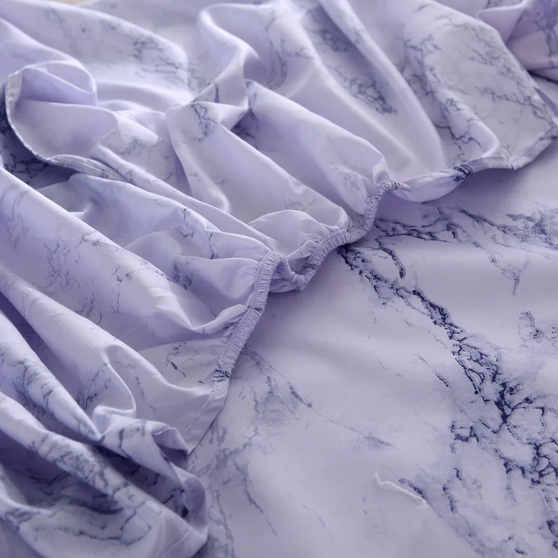 Комплект постельного белья из 4 предметов простыня с черным рисунком 1 + натяжкой