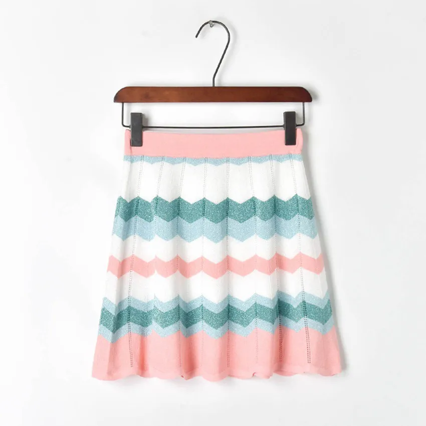 Женский трикотажный костюм в полоску комплект из двух предметов с коротким