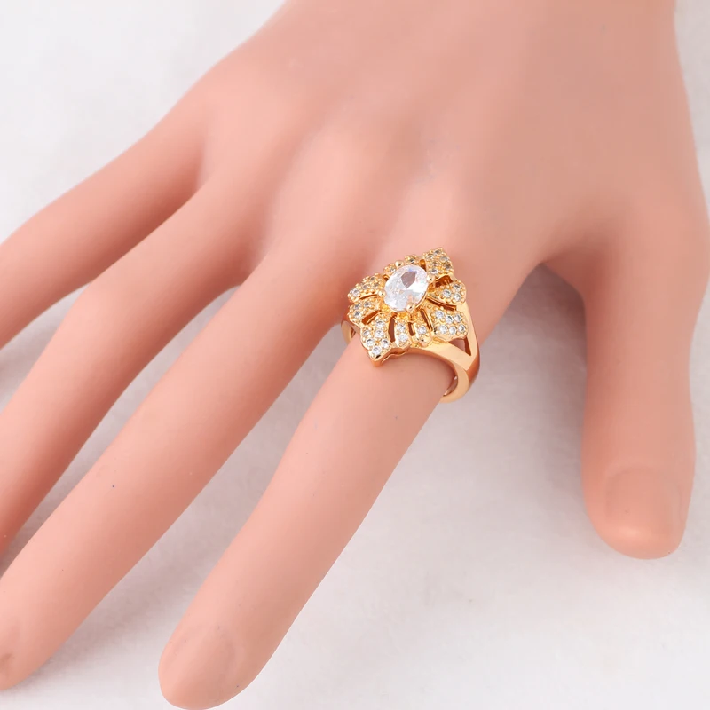 Низкая цена Мода Дизайн Сияющий AAA Белый циркония и кристалл золотой тон кольцо