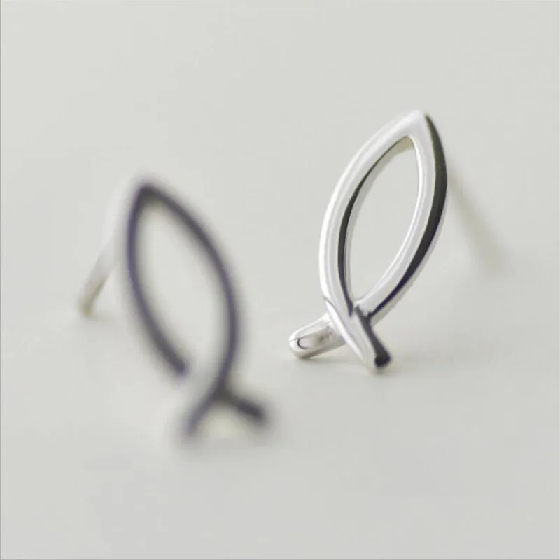 

Simple Deasign 925 Sterling Silver Animal Small Hollow Fish Stud Earrings For Women Girl Kids Fashion Jewelry Brincos ES200