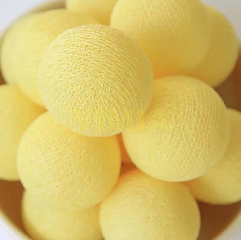 Батарея светодио дный Строка сказочных огней пастельный желтый ватные шарики