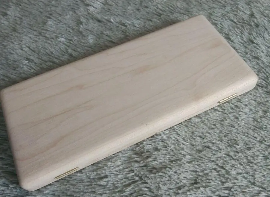 

No paint maple Wooden oboe reed case hold 20 pcs reeds