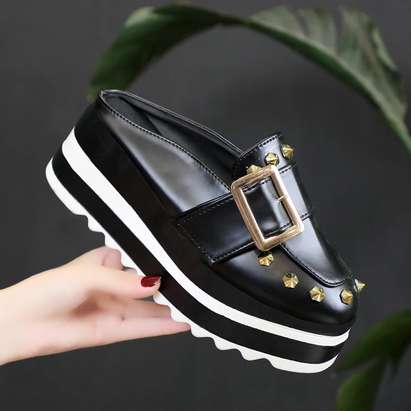 2018 Летняя женская обувь сабо тапочки заклепки металлической пряжкой дизайн