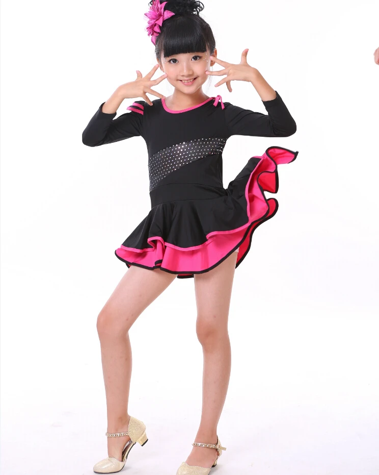 Весеннее черно-красное асимметричное платье с пышной юбкой для