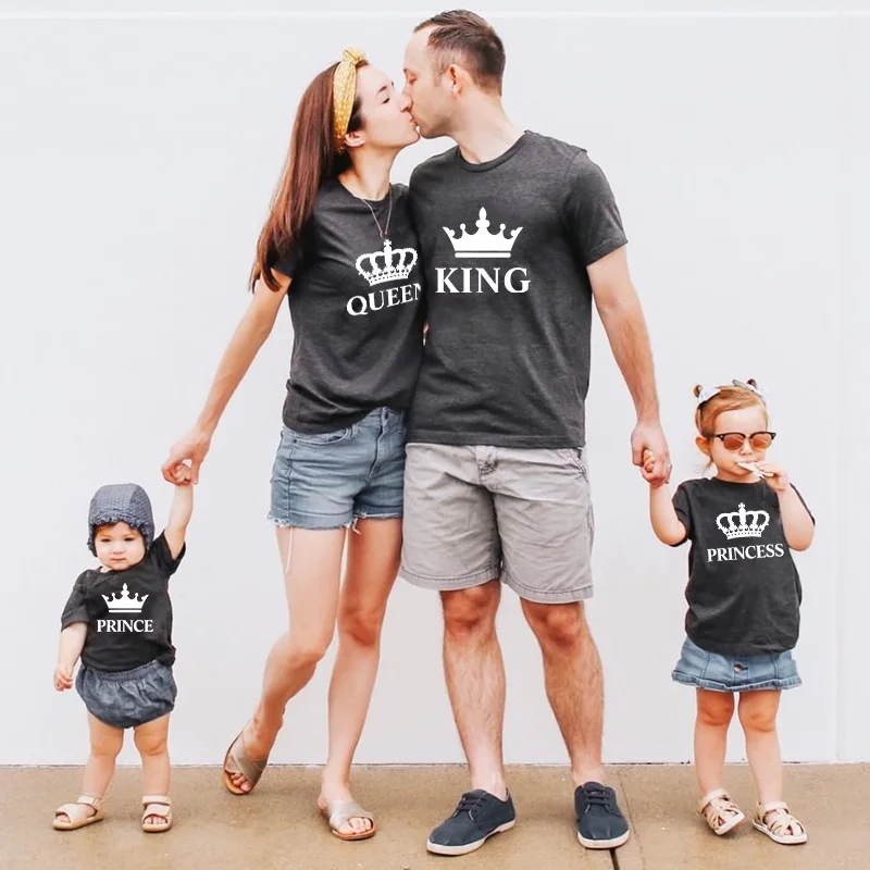 

father mother daughter son crown t shirt family matching clothes outfits look daddy mommy and me baby dress king queen princess