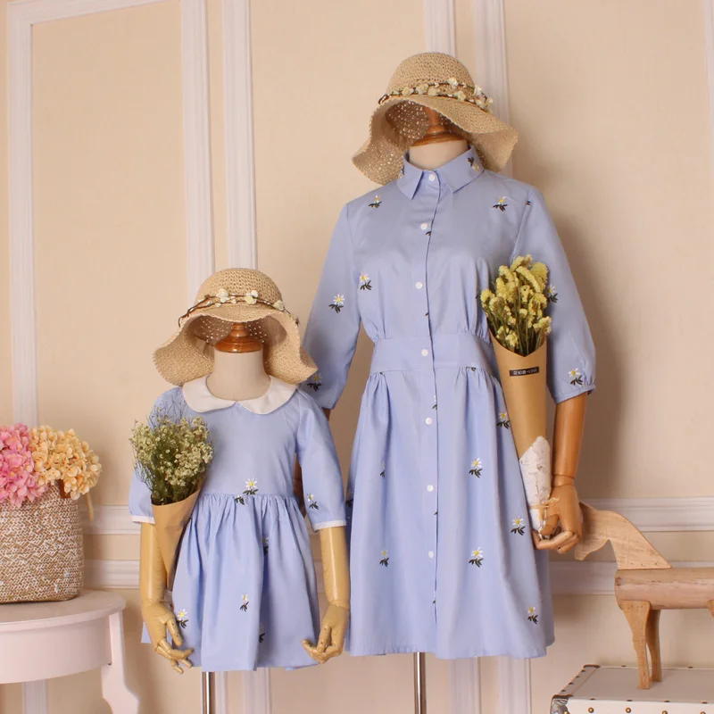 Одинаковые платья для мамы и дочки футболки платье ребенка дочери семейный образ