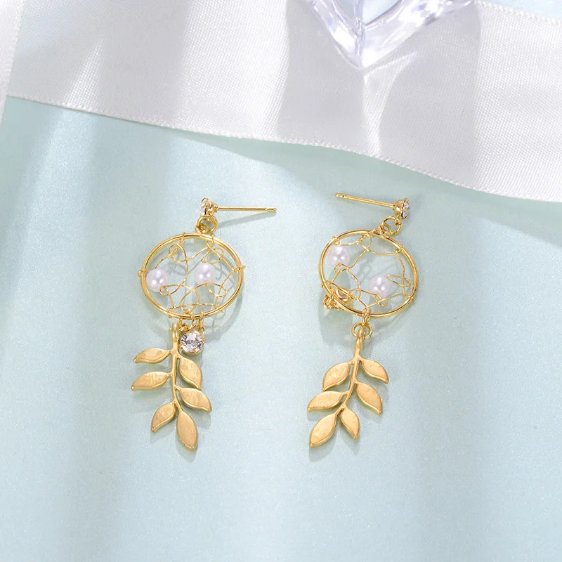 Женские серьги-подвески в виде листьев Ловец снов из сплава с жемчугом и стразами