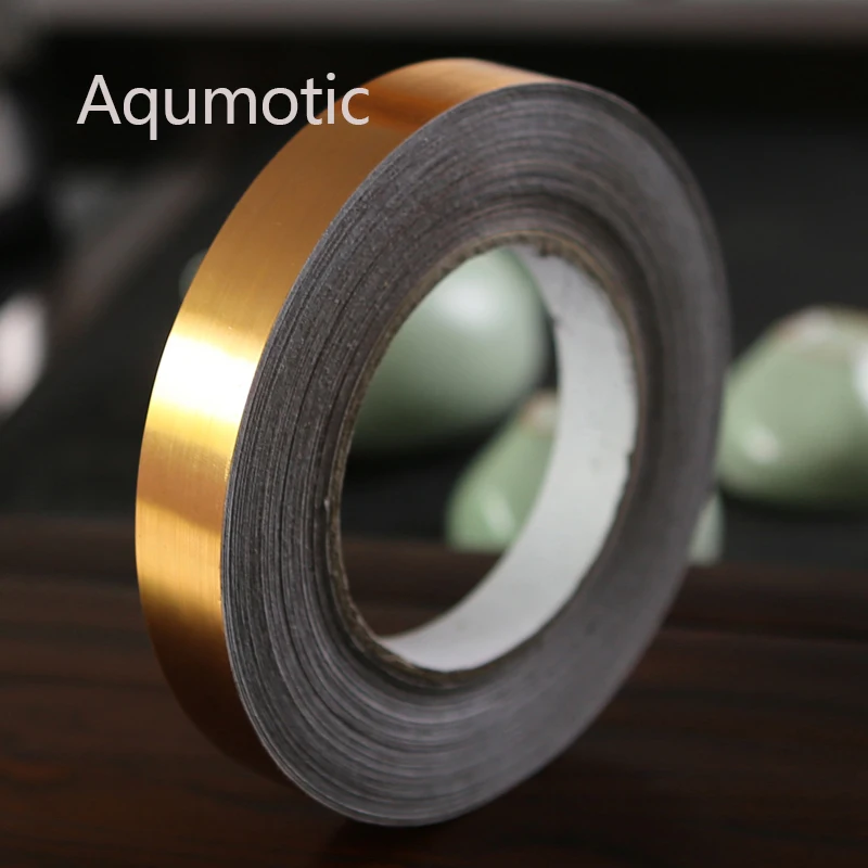 Длинная виниловая наклейка Aqumotic Виниловая с изображением следов Золотая на