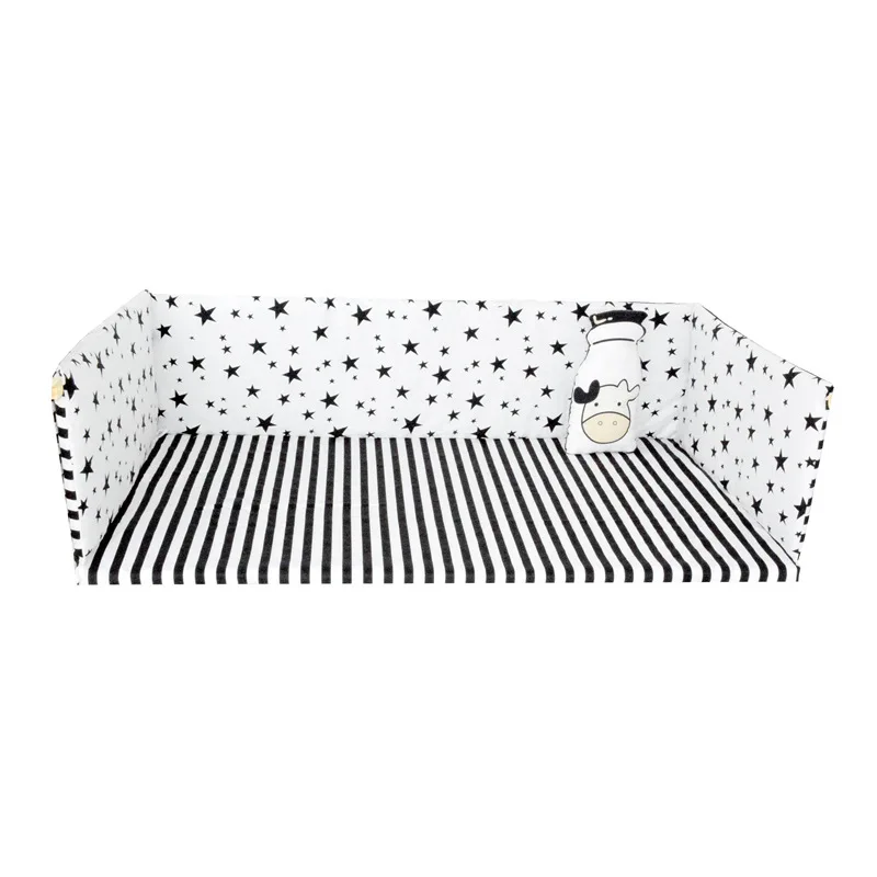 Комплект постельного белья для детей из четырех предметов бамперы кроватки