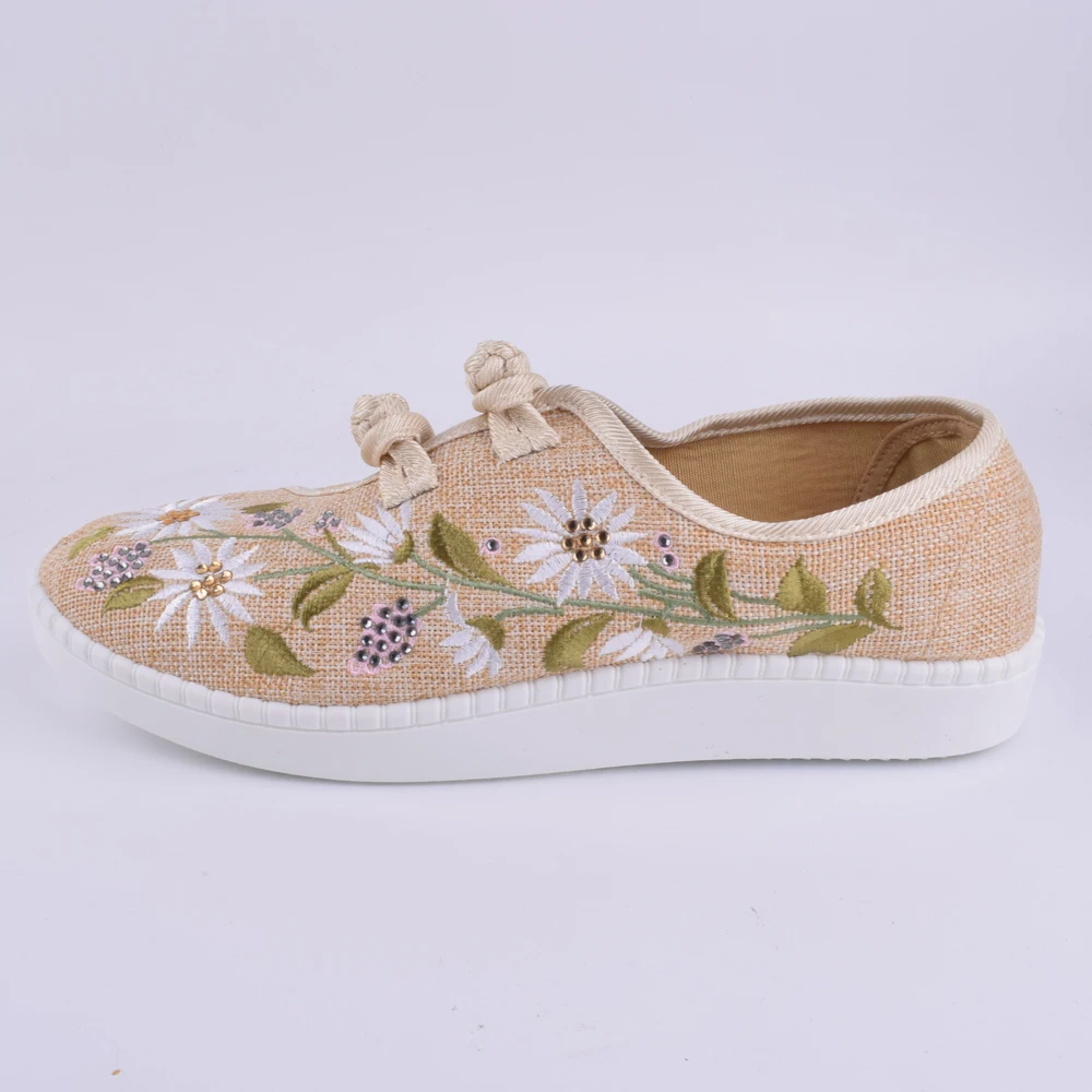 Китайский Женская обувь на плоской подошве Стразы с цветочной вышивкой Туфли