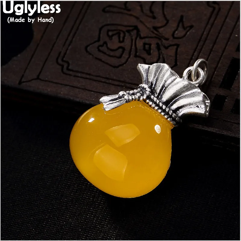 Женский винтажный брелок из серебра 999 пробы с натуральным халцедоном без