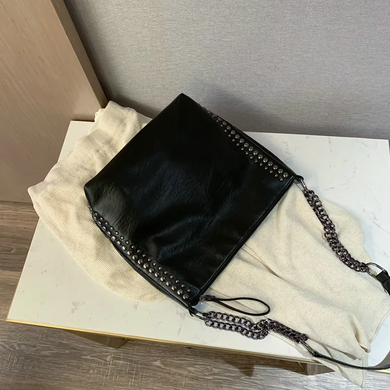 Women Shoulder bag Large Capacity Rivet chain design lady handbags black ladies hand bags big totes bolsas crossbody bags