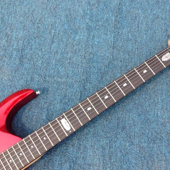 Хороший звук Ernie Ball Musicman JP12 электрическая гитара серебристо красного