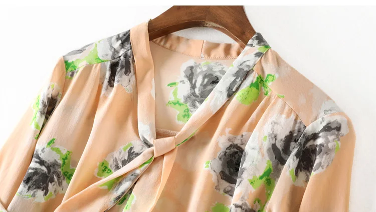 Женская офисная блузка из 100% натурального шелка однотонная с длинными рукавами и