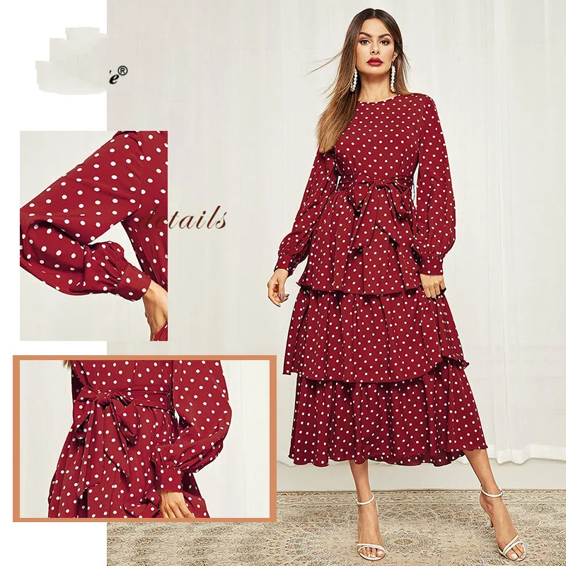 Платье CUERLY в горошек с поясом, с многослойным подолом, рукавами бишоп и крой на фигуру, макси.