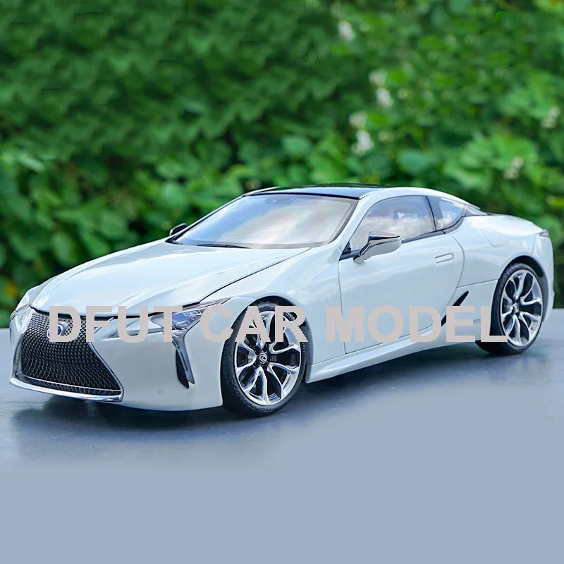Модель спортивного автомобиля из сплава в масштабе 1:18 LC500h оригинальные