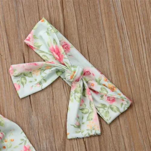 Милый комбинезон с длинными рукавами на молнии капюшоном и цветочным рисунком