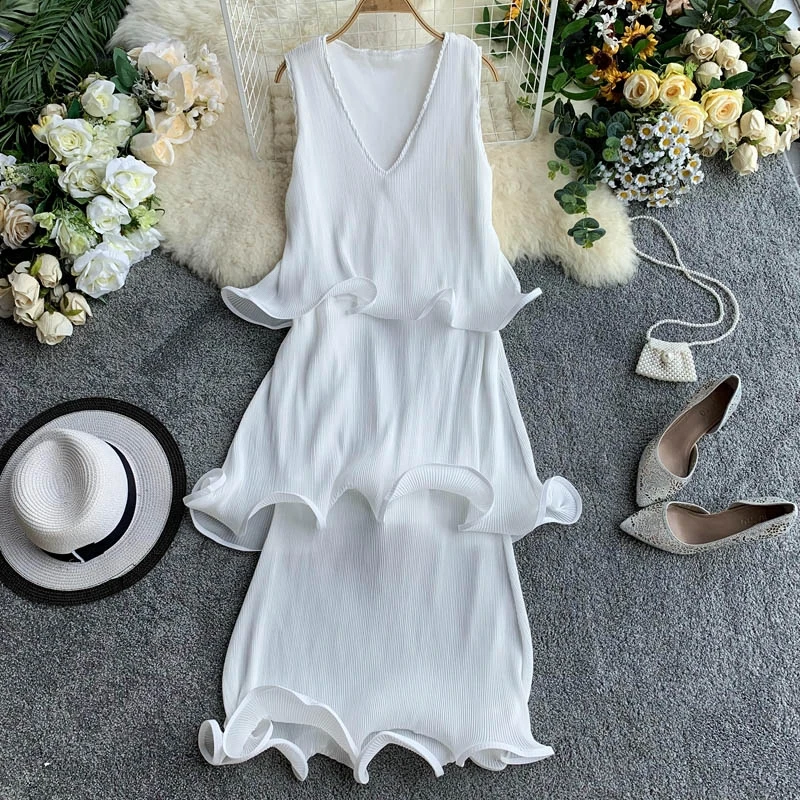 Женское плиссированное платье ALPHALMODA многослойное с оборками V образным вырезом