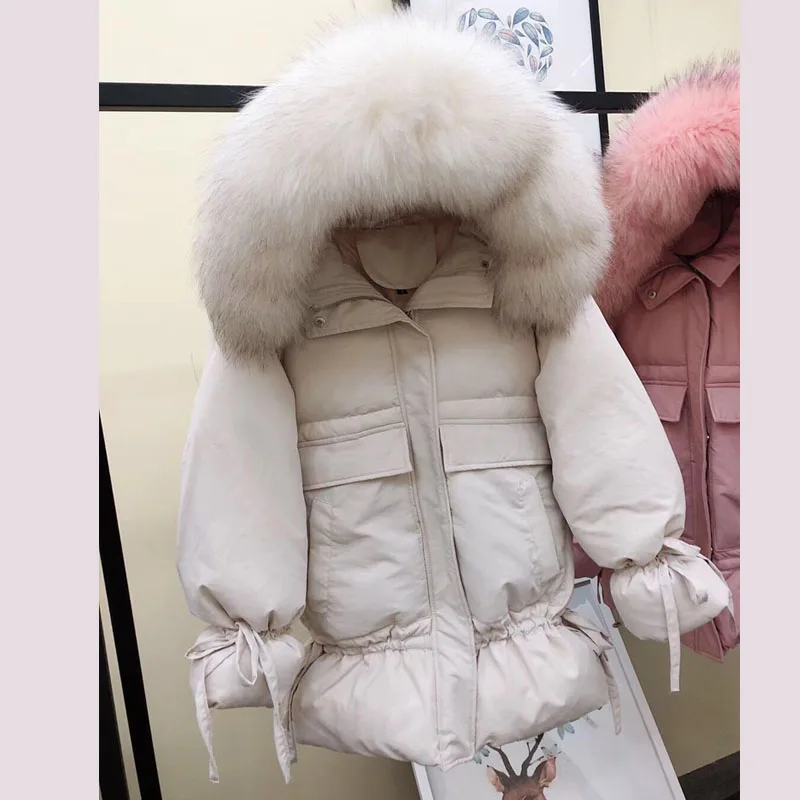Женская зимняя куртка 2018 большой воротник из натурального меха енота белая