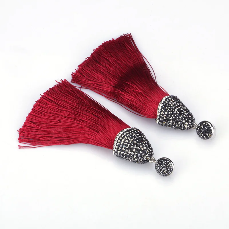 Женские серьги с кисточками Boho Maroon Cayenne красные плотные шелковые и стразами |