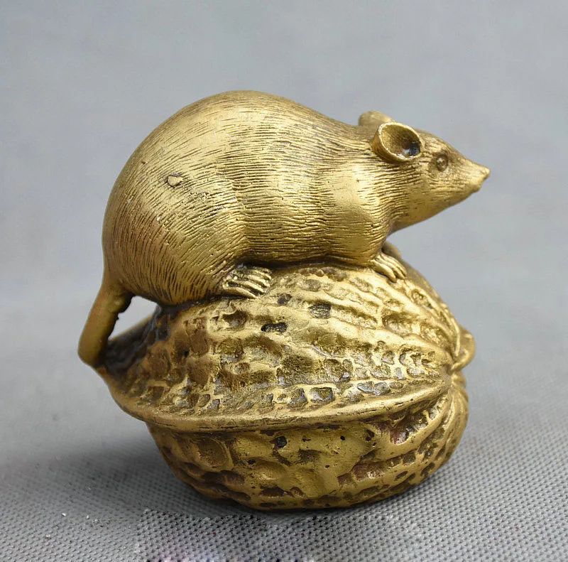 Китайский фэн шуй Чистая медь латунь счастливый Зодиак животное мышь на грецкого