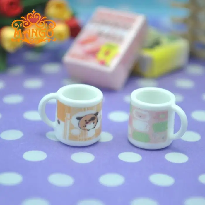 

1/12 Scale Dollhouse Miniature Furniture cartoon Couple cups 2pcs