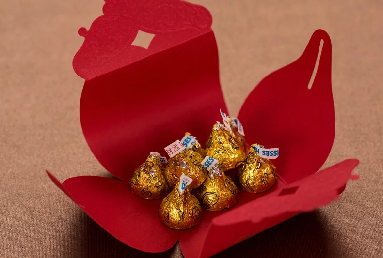 Роскошные свадебные коробочки для сувениров искусственные красные конфет