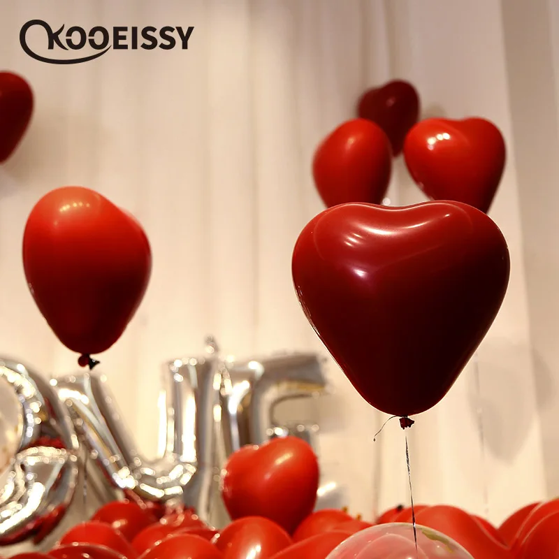 Красные воздушные шары с красным металлическим сердцем красные агатом