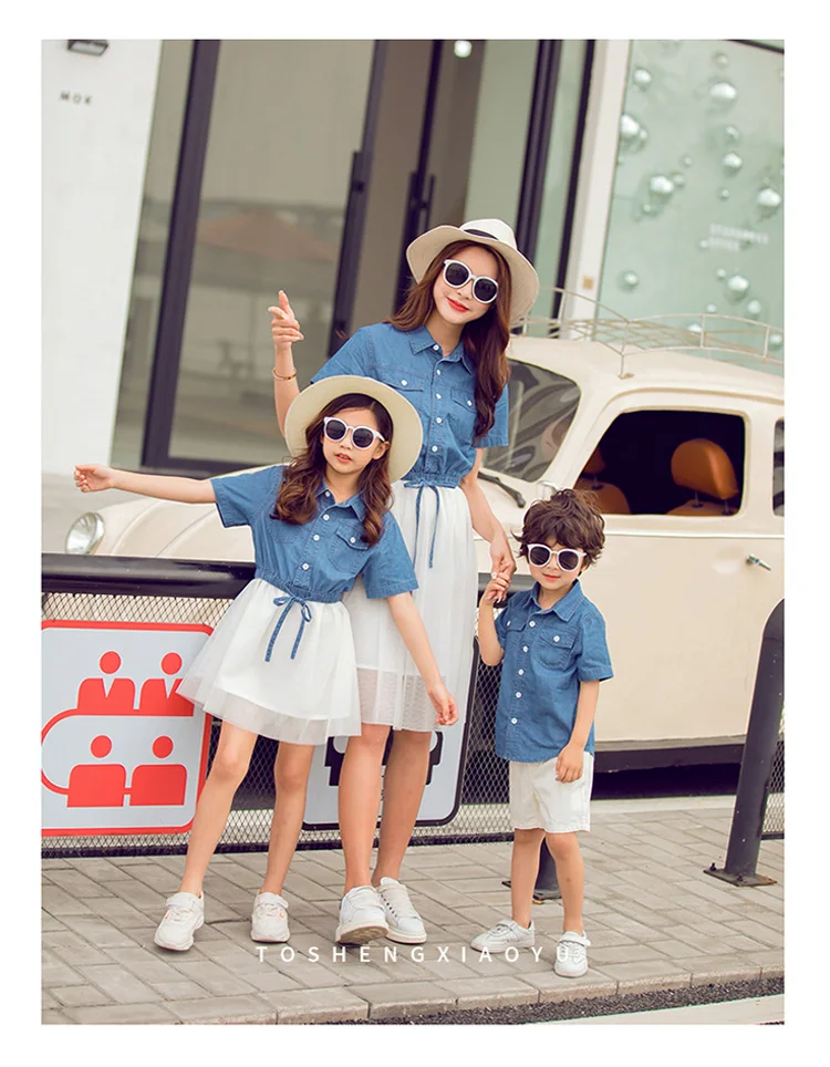 Летние платья для мамы и дочки в сеточку с короткими рукавами джинсовое платье