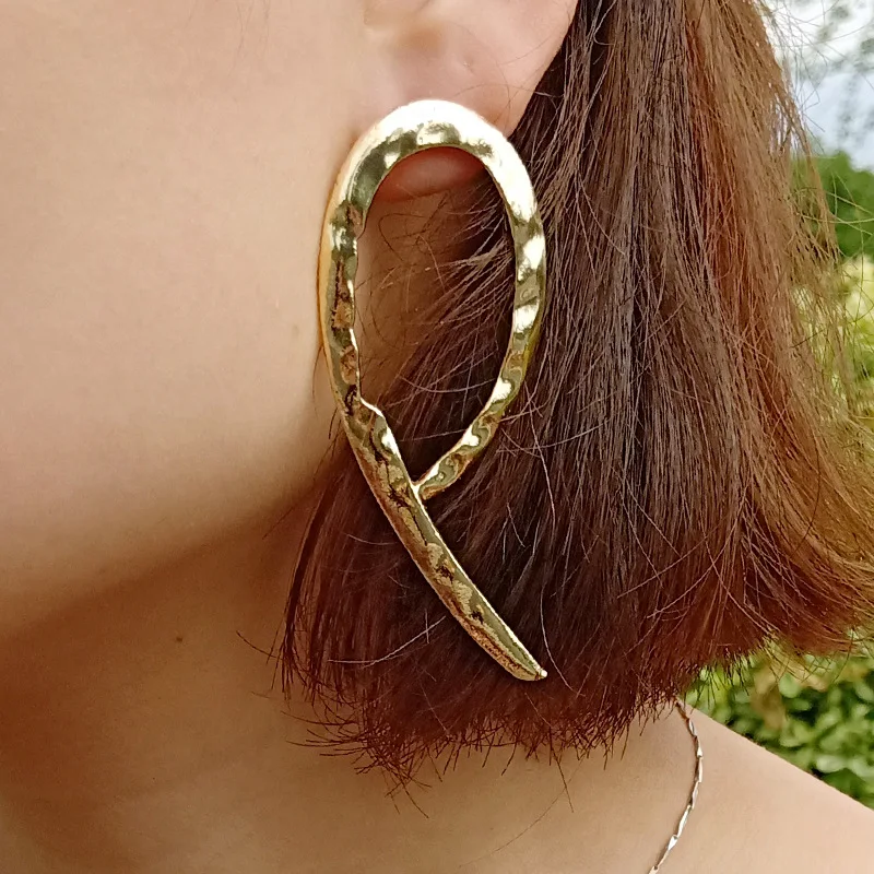 Серьги гвоздики женские с геометрическим рисунком золотистые в Корейском стиле