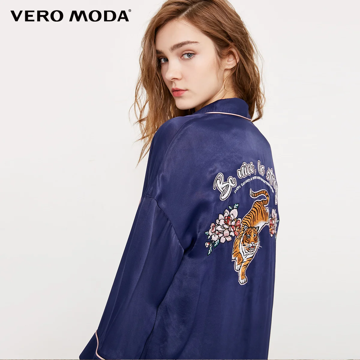 Vero Moda атласное пальто/куртка с вышивкой тигра | 318221504 - Цвет: Midnight blue