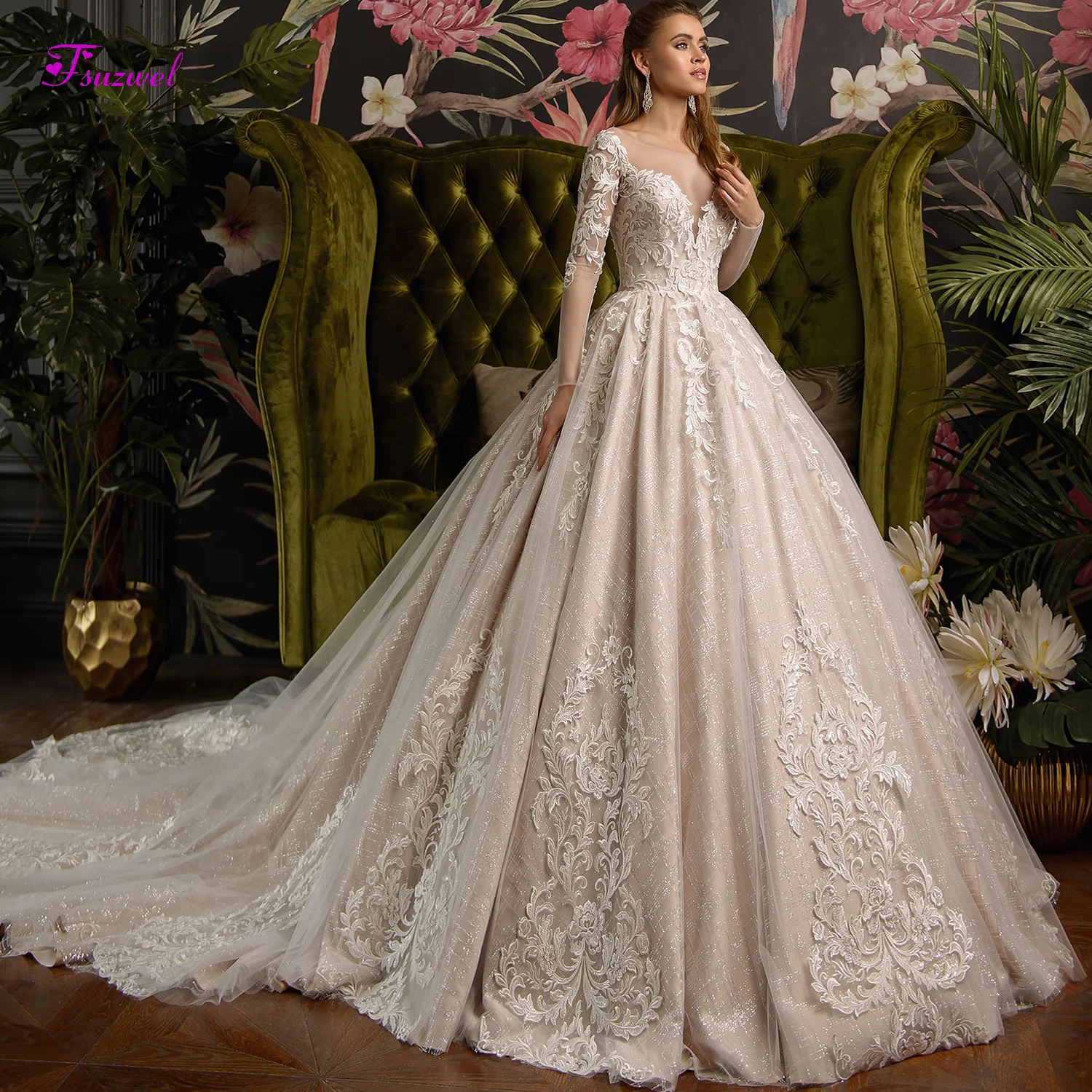 

Fsuzwel Luxury Appliques Court Train Ball Gown Wedding Dresses 2022 Elegant Scoop Neck Long Sleeve Princess Bride Gown Plus Size