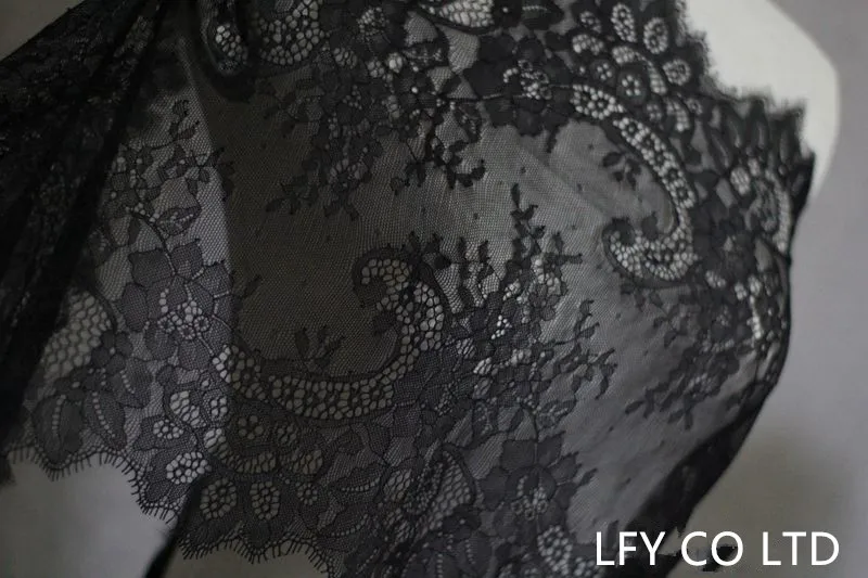Французская кружевная ткань Chantilly с обшивкой белого и черного цвета для