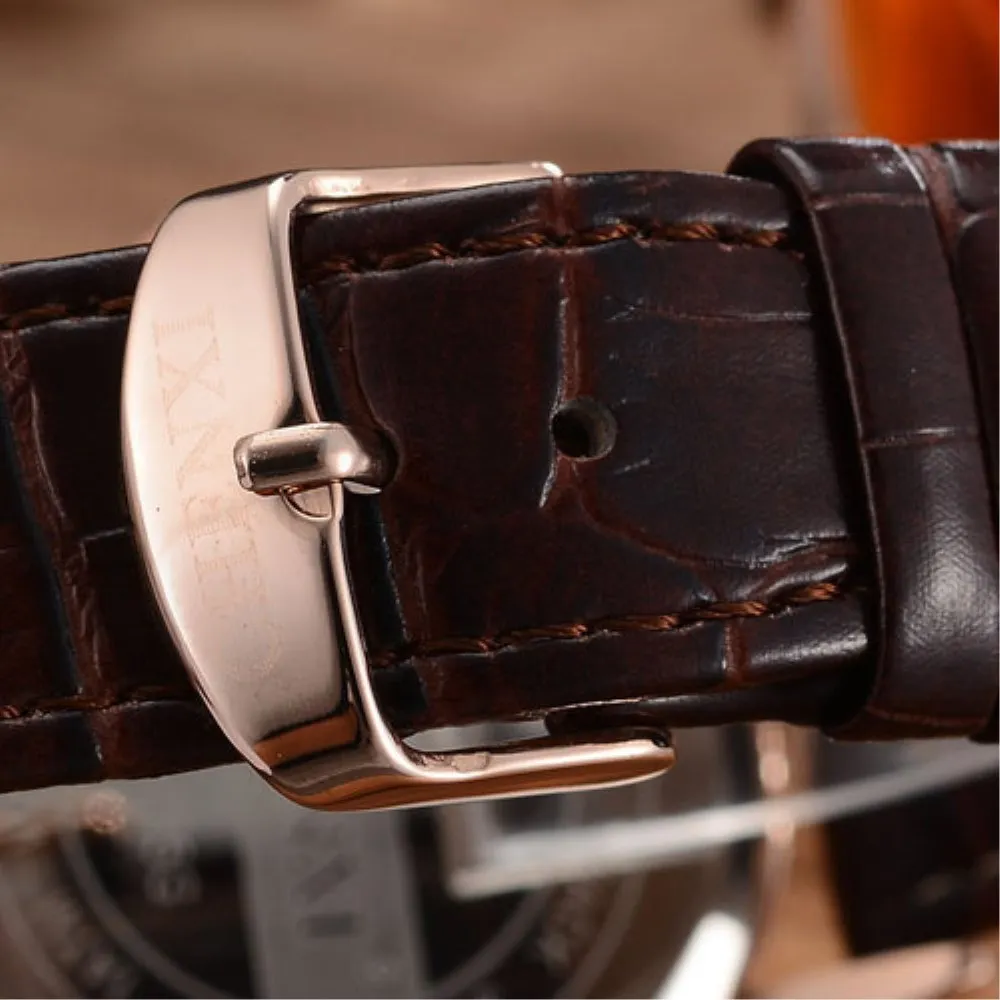 Мужские кварцевые часы с хронографом на кожаном ремешке| |