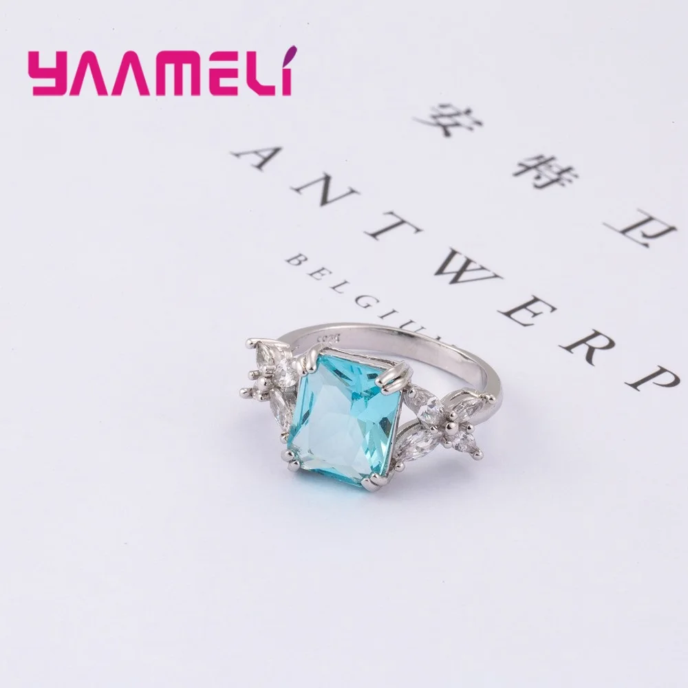 Женское кольцо из серебра 925 пробы с синим фианитом | Украшения и аксессуары