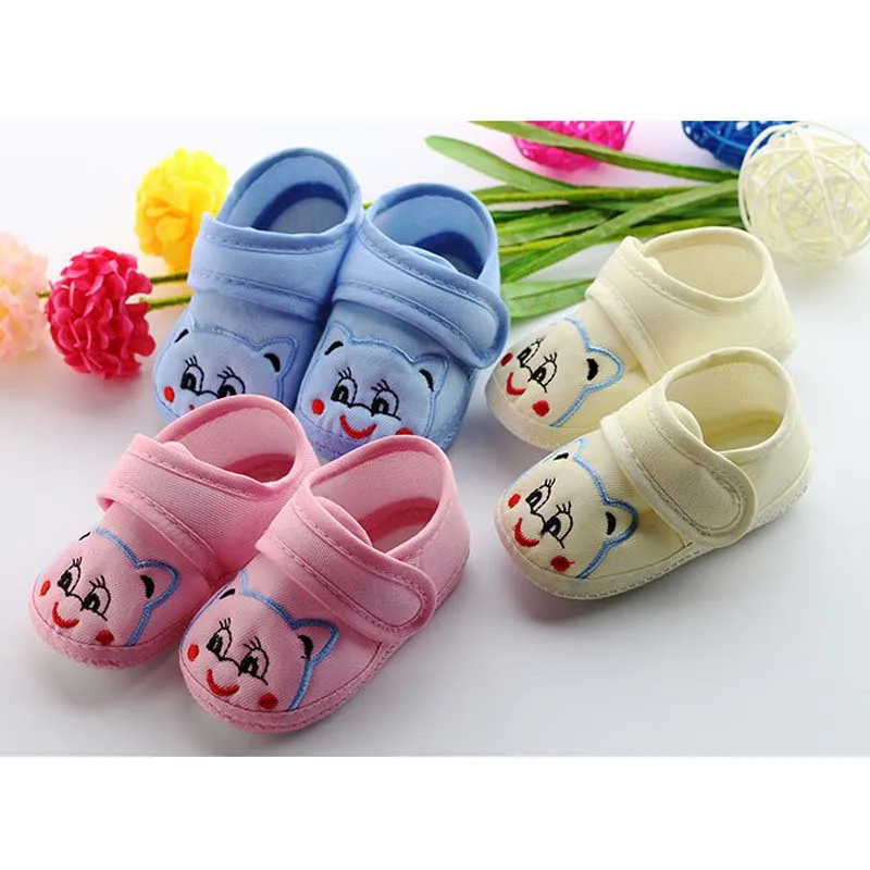 Кроссовки Детские с мягкой подошвой модная обувь для первых шагов не скользят