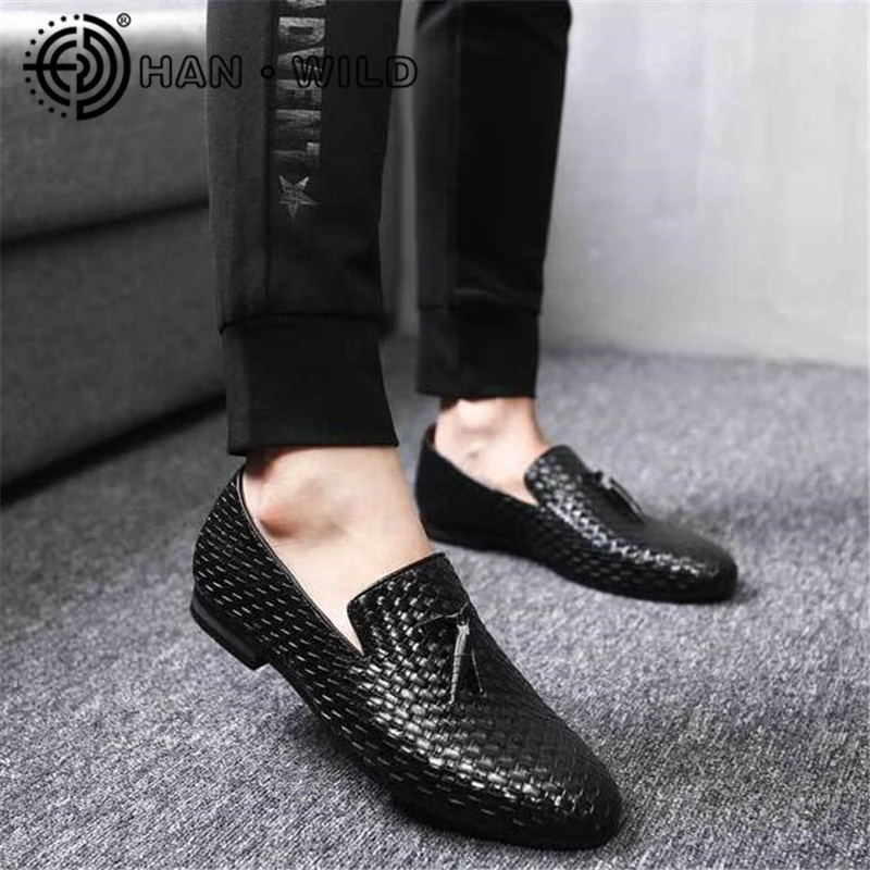 

Men Dress Shoes Woven PU Leather Men Flats Spring Summer Breathable Loafers Slip On Man Driving Shoes Plus Size 37-48