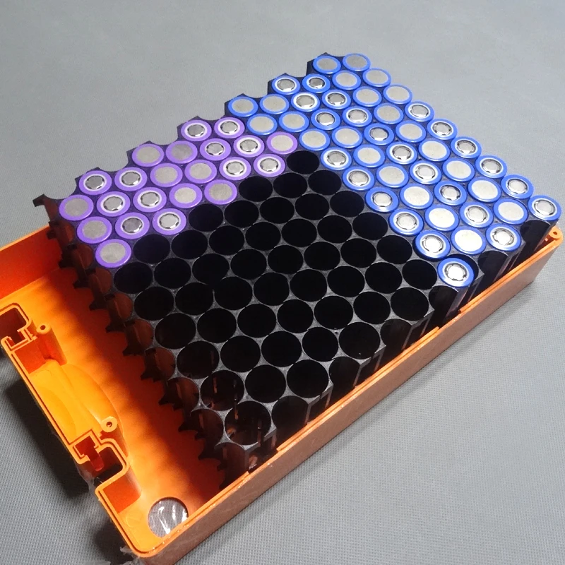 

4Pcs/lot 18650 battery holder Cylindrical cell 2*10 plastic holder 18650 lithium ion battery bracket plastic case