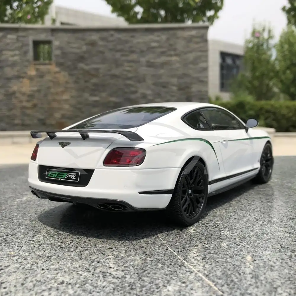 Литая под давлением модель автомобиля Почти настоящий Bentley Континентальный GT3-R ограниченная 1:18(белый)+ маленький подарок